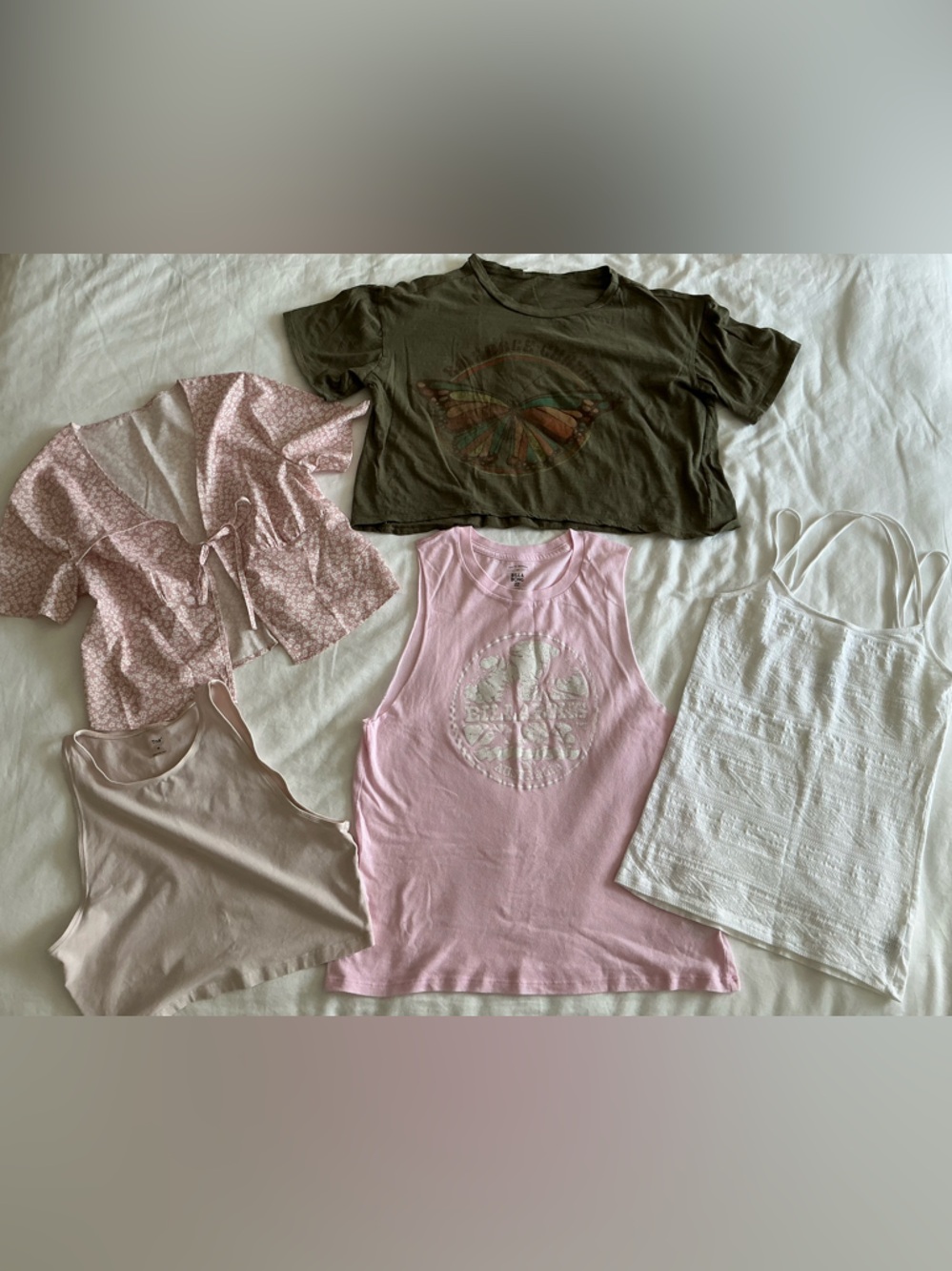 Bundle of Assorted Women’s Tops/Tees x5 M